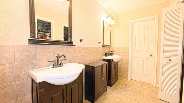 24206 Creekview Drive, Spring, TX 77389