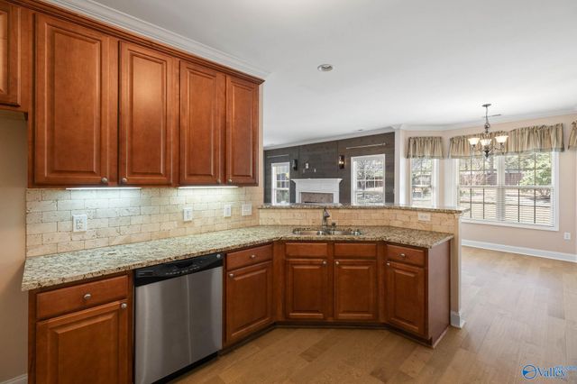 8510 Rolling Oaks Drive SE, Owens Cross Roads, AL 35763