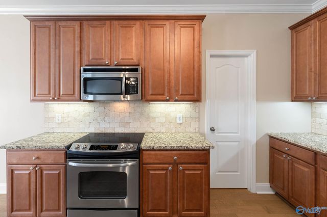 8510 Rolling Oaks Drive SE, Owens Cross Roads, AL 35763