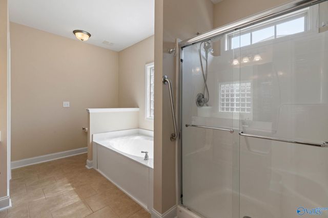 8510 Rolling Oaks Drive SE, Owens Cross Roads, AL 35763