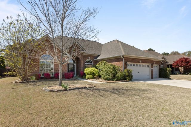 8510 Rolling Oaks Drive SE, Owens Cross Roads, AL 35763