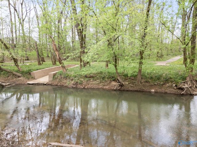 8510 Rolling Oaks Drive SE, Owens Cross Roads, AL 35763