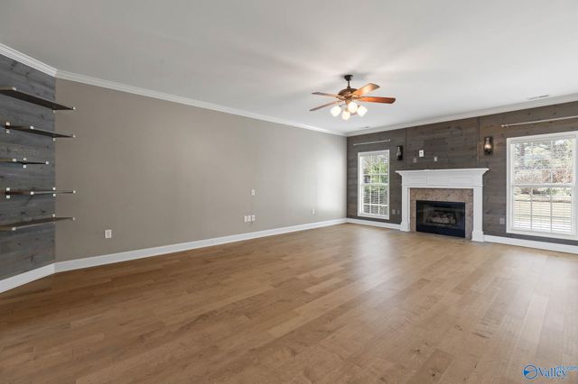 8510 Rolling Oaks Drive SE, Owens Cross Roads, AL 35763