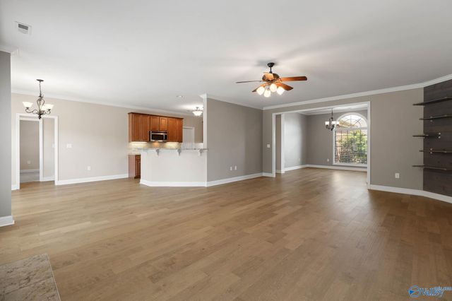 8510 Rolling Oaks Drive SE, Owens Cross Roads, AL 35763