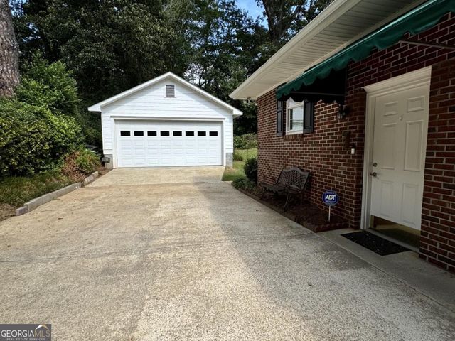 715 Ridgecrest Road, Lagrange, GA 30240