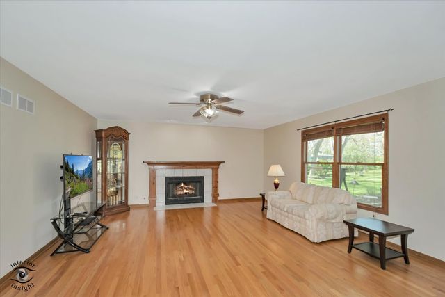 11515 Ellwood Greens Road, Genoa, IL 60135