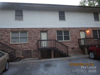 624 10th Avenue NE 624, Hickory, NC 28601