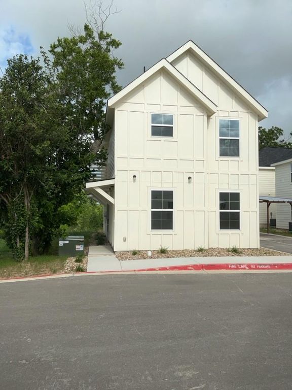 2002 W 2nd ST 1400, Taylor, TX 76574