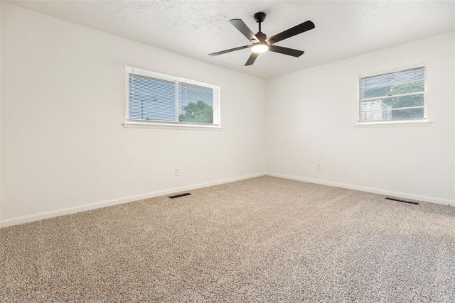 122 Kelly Drive, Moore, OK 73160