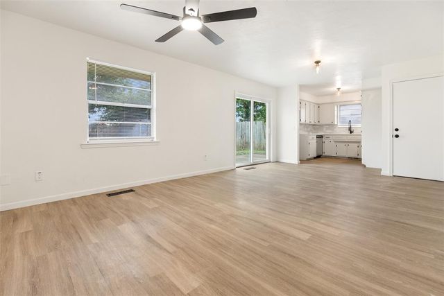 122 Kelly Drive, Moore, OK 73160