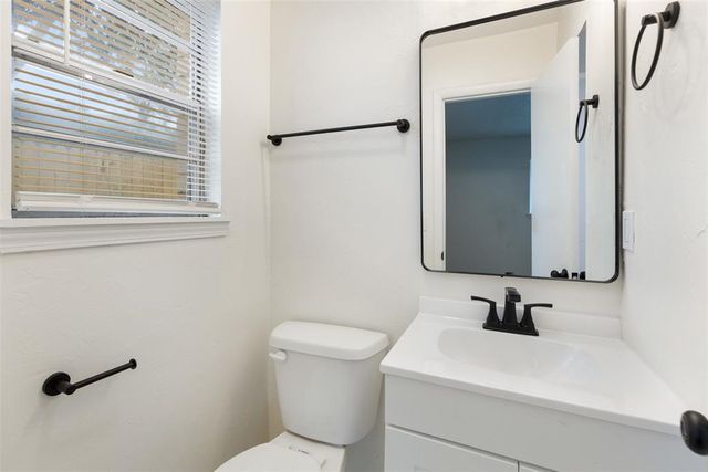 122 Kelly Drive, Moore, OK 73160