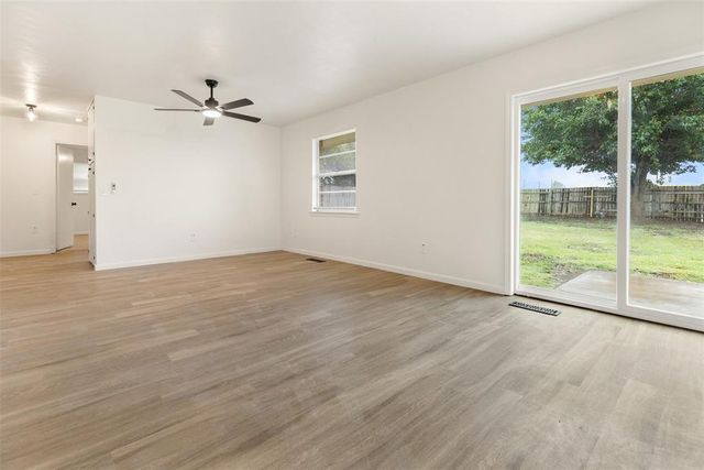 122 Kelly Drive, Moore, OK 73160