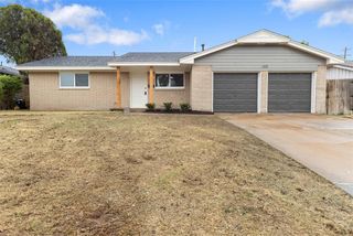 122 Kelly Drive, Moore, OK 73160