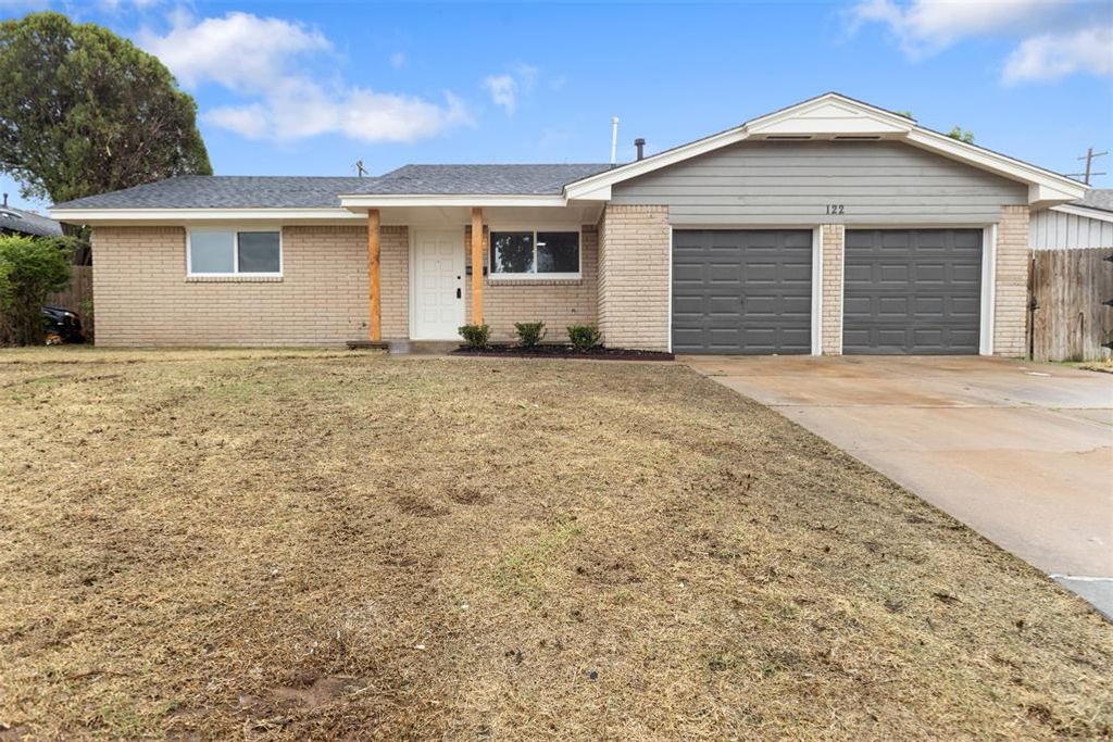 122 Kelly Drive, Moore, OK 73160