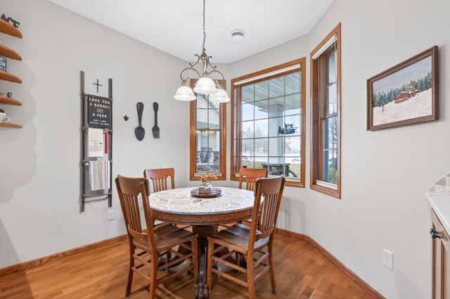 343 Sophia Avenue E, Maplewood, MN 55117