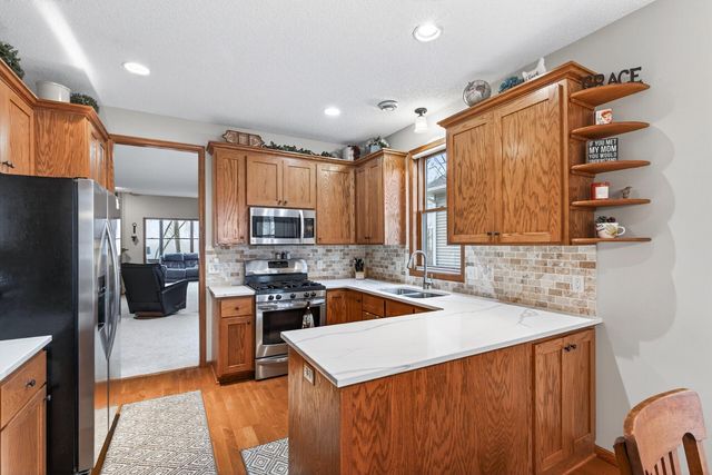 343 Sophia Avenue E, Maplewood, MN 55117