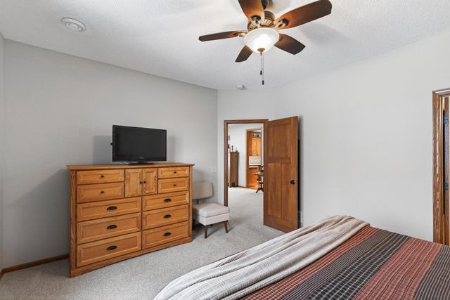 343 Sophia Avenue E, Maplewood, MN 55117