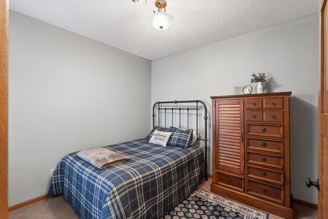 343 Sophia Avenue E, Maplewood, MN 55117