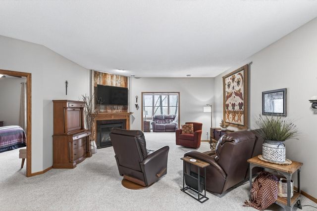 343 Sophia Avenue E, Maplewood, MN 55117