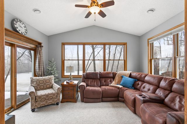 343 Sophia Avenue E, Maplewood, MN 55117