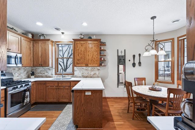 343 Sophia Avenue E, Maplewood, MN 55117