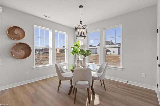 4 Apron DR, Suffolk, VA 23434