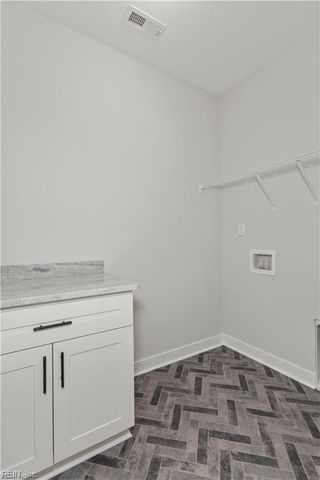 4 Apron DR, Suffolk, VA 23434