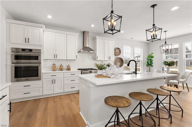 4 Apron DR, Suffolk, VA 23434