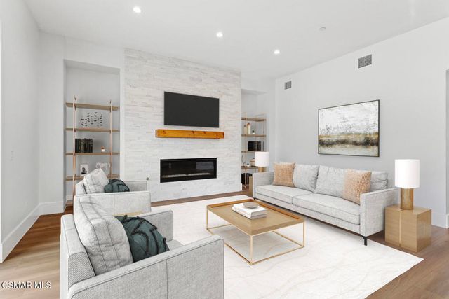 295 Toyon Court, Thousand Oaks, CA 91362