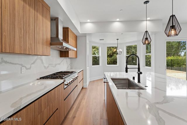 295 Toyon Court, Thousand Oaks, CA 91362