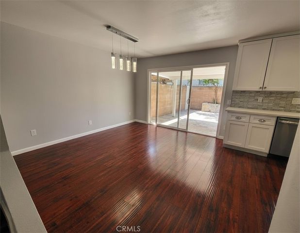 10125 De Soto Avenue 2, Chatsworth, CA 91311