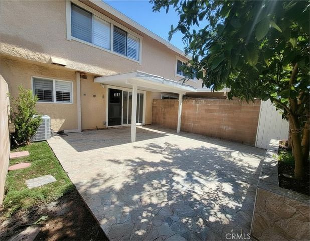 10125 De Soto Avenue 2, Chatsworth, CA 91311