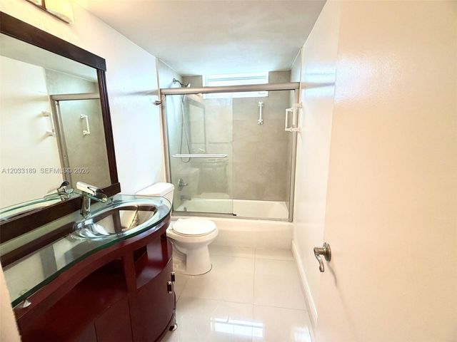 3030 Marcos Dr T314, Aventura, FL 33160