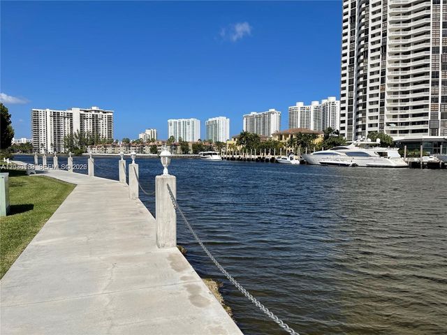 3030 Marcos Dr T314, Aventura, FL 33160
