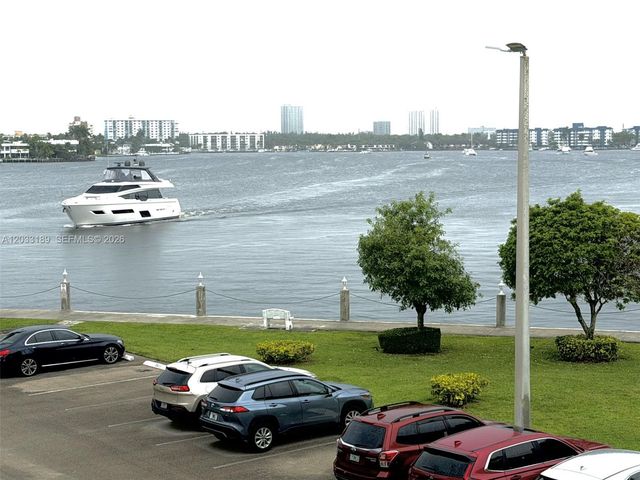 3030 Marcos Dr T314, Aventura, FL 33160
