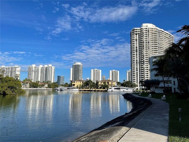3030 Marcos Dr T314, Aventura, FL 33160