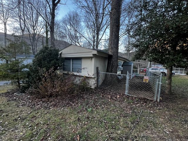 83 Leisure Woods Lane, Hiawassee, GA 30546