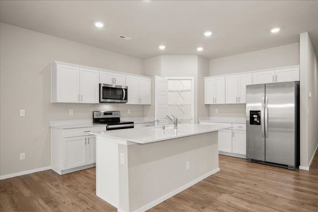 8406 W Red Ave, Cheney, WA 99004