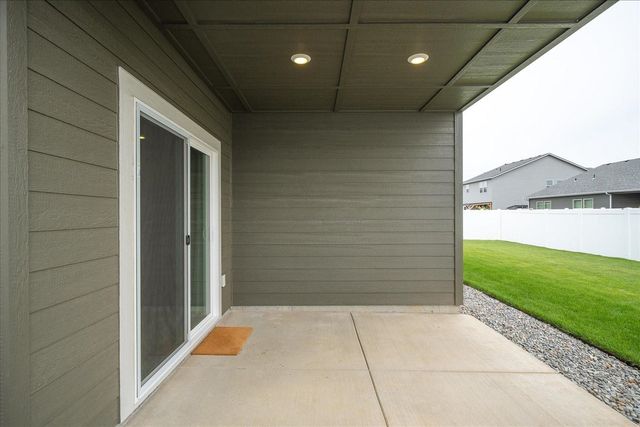 8406 W Red Ave, Cheney, WA 99004