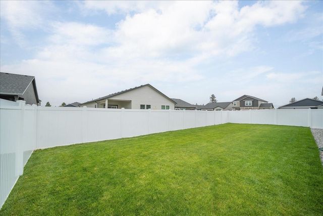 8406 W Red Ave, Cheney, WA 99004