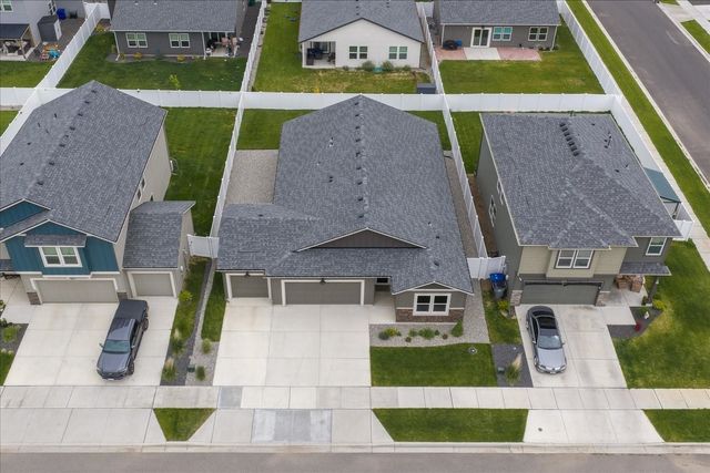 8406 W Red Ave, Cheney, WA 99004
