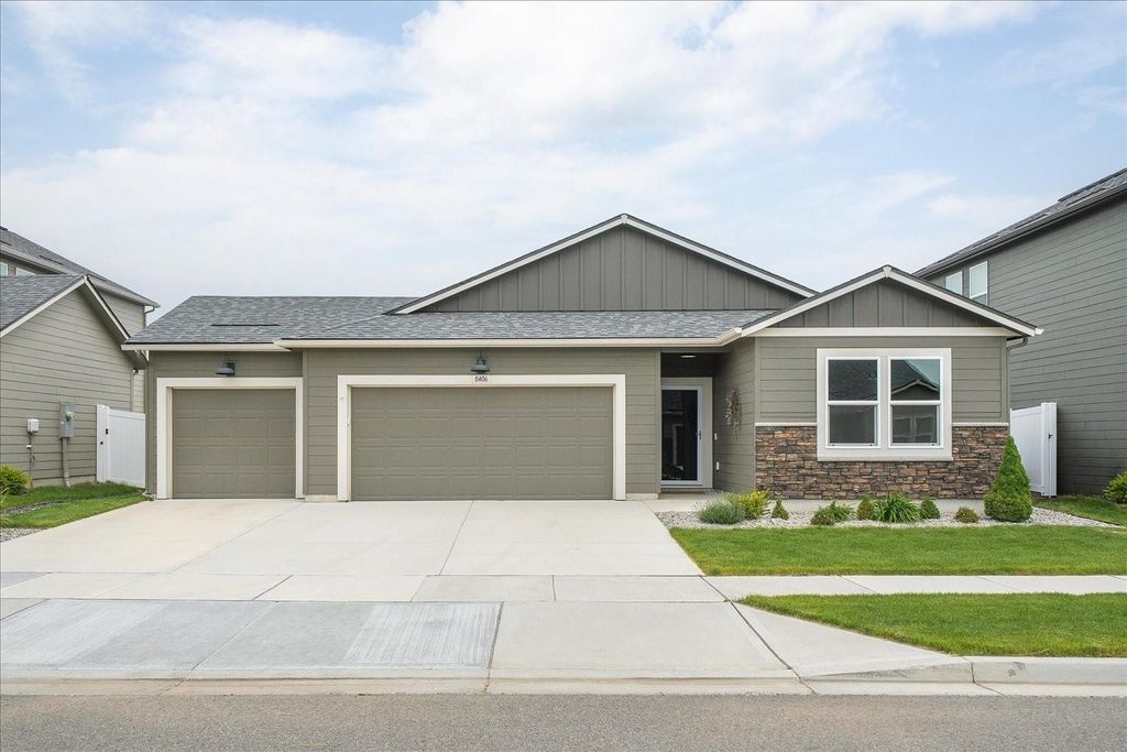 8406 W Red Ave, Cheney, WA 99004