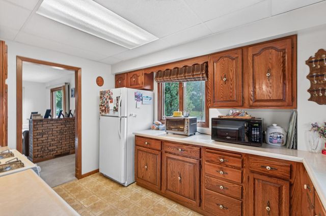 4921 Zenith Avenue N, Brooklyn Center, MN 55429