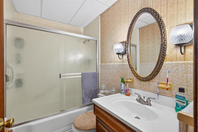 4921 Zenith Avenue N, Brooklyn Center, MN 55429
