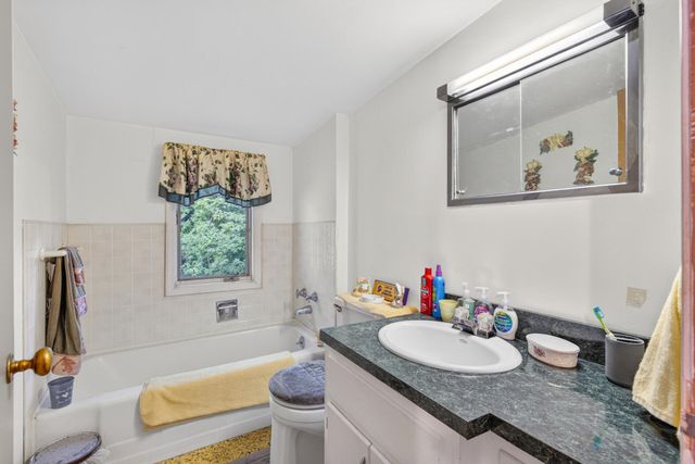 4921 Zenith Avenue N, Brooklyn Center, MN 55429