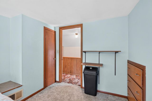 4921 Zenith Avenue N, Brooklyn Center, MN 55429