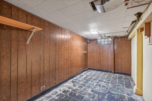 4921 Zenith Avenue N, Brooklyn Center, MN 55429