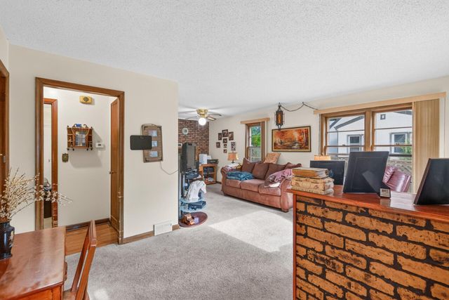 4921 Zenith Avenue N, Brooklyn Center, MN 55429
