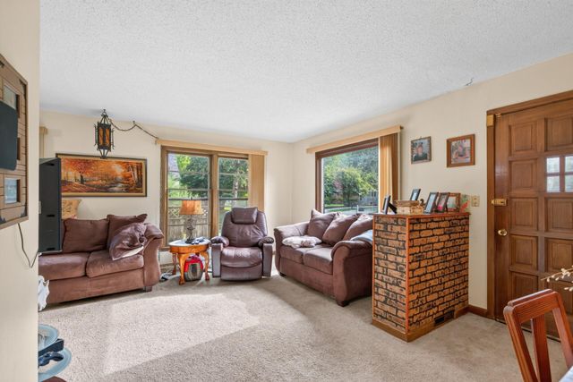 4921 Zenith Avenue N, Brooklyn Center, MN 55429