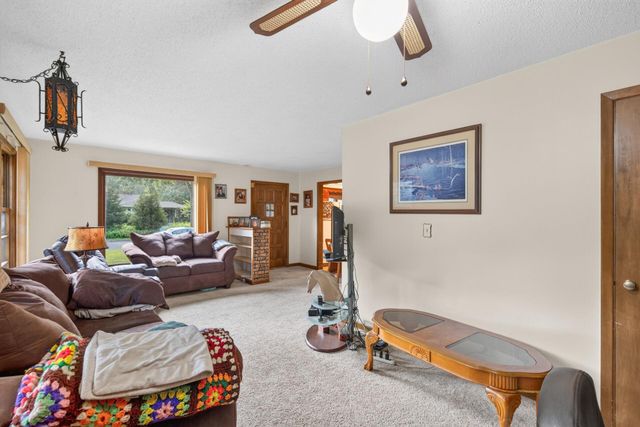 4921 Zenith Avenue N, Brooklyn Center, MN 55429